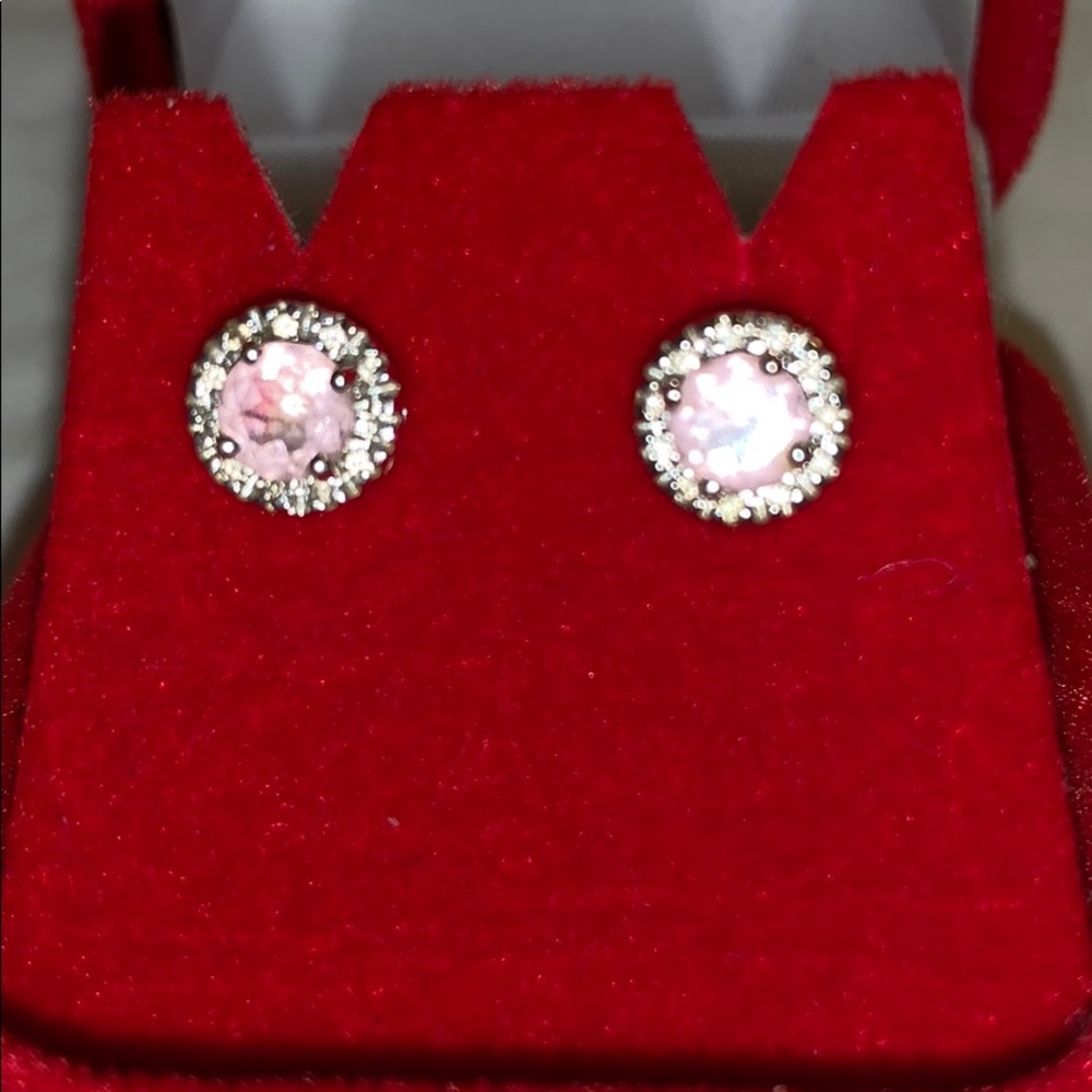 Pink diamond studs - Picture 3 of 4